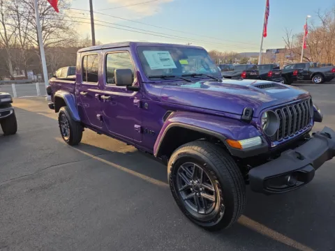 Purple 2026 Jeep Gladiator Sport S for sale in Hamburg, PA