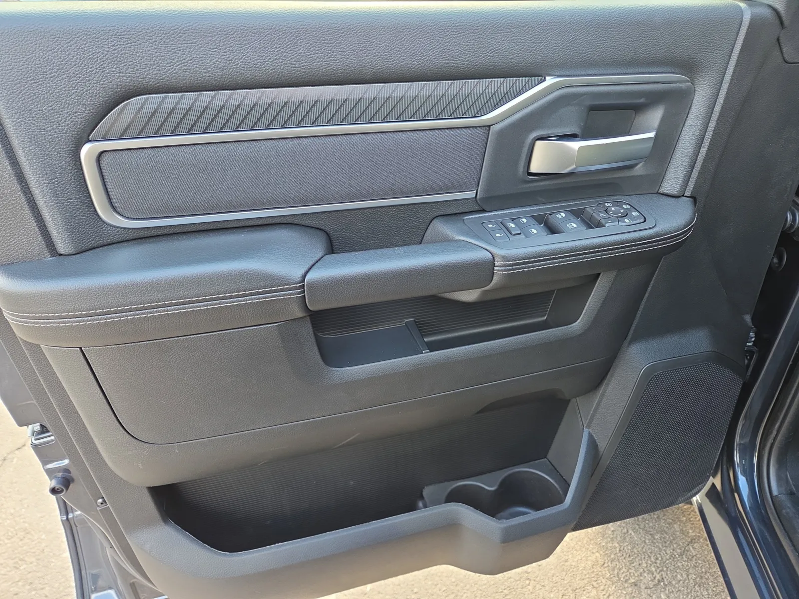 2026 RAM 2500 Big Horn - Photo 9