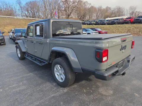 More photos of 2022 Jeep Gladiator Sport S at Outten Chrysler Dodge Jeep RAM of Hamburg, PA