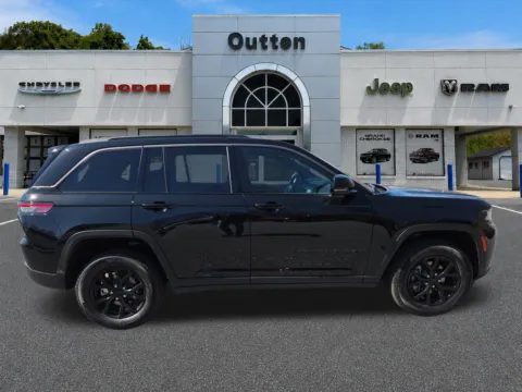 Photos of 2026 Jeep Grand Cherokee Laredo Altitude for sale in Hamburg, PA at Outten Chrysler Dodge Jeep RAM of Hamburg