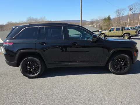 Photos of 2026 Jeep Grand Cherokee Laredo Altitude for sale in Hamburg, PA at Outten Chrysler Dodge Jeep RAM of Hamburg