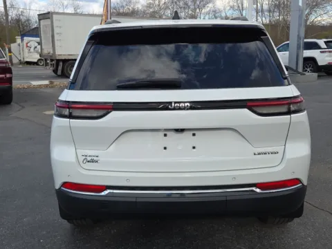 More photos of 2023 Jeep Grand Cherokee Limited at Outten Chrysler Dodge Jeep RAM of Hamburg, PA