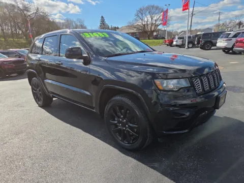 Black 2022 Jeep Grand Cherokee WK Laredo X for sale in Hamburg, PA