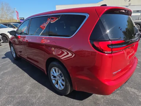 More photos of 2026 Chrysler Pacifica Select at Outten Chrysler Dodge Jeep RAM of Hamburg, PA