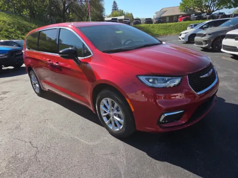 Red 2026 Chrysler Pacifica Select for sale in Hamburg, PA