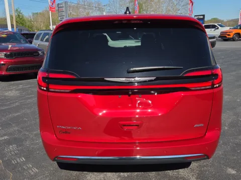 Another view of 2026 Chrysler Pacifica Select for sale in Hamburg, PA at Outten Chrysler Dodge Jeep RAM of Hamburg