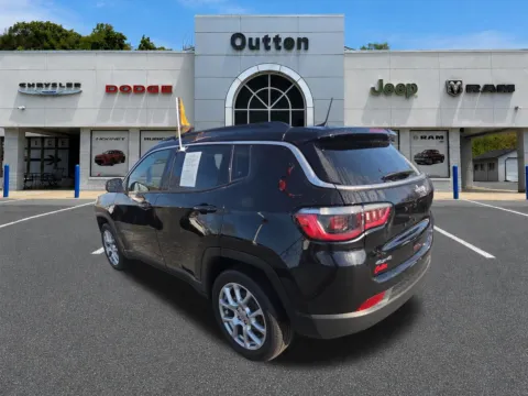More photos of 2022 Jeep Compass Latitude Lux at Outten Chrysler Dodge Jeep RAM of Hamburg, PA