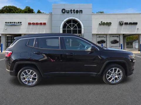 Photos of 2022 Jeep Compass Latitude Lux for sale in Hamburg, PA at Outten Chrysler Dodge Jeep RAM of Hamburg
