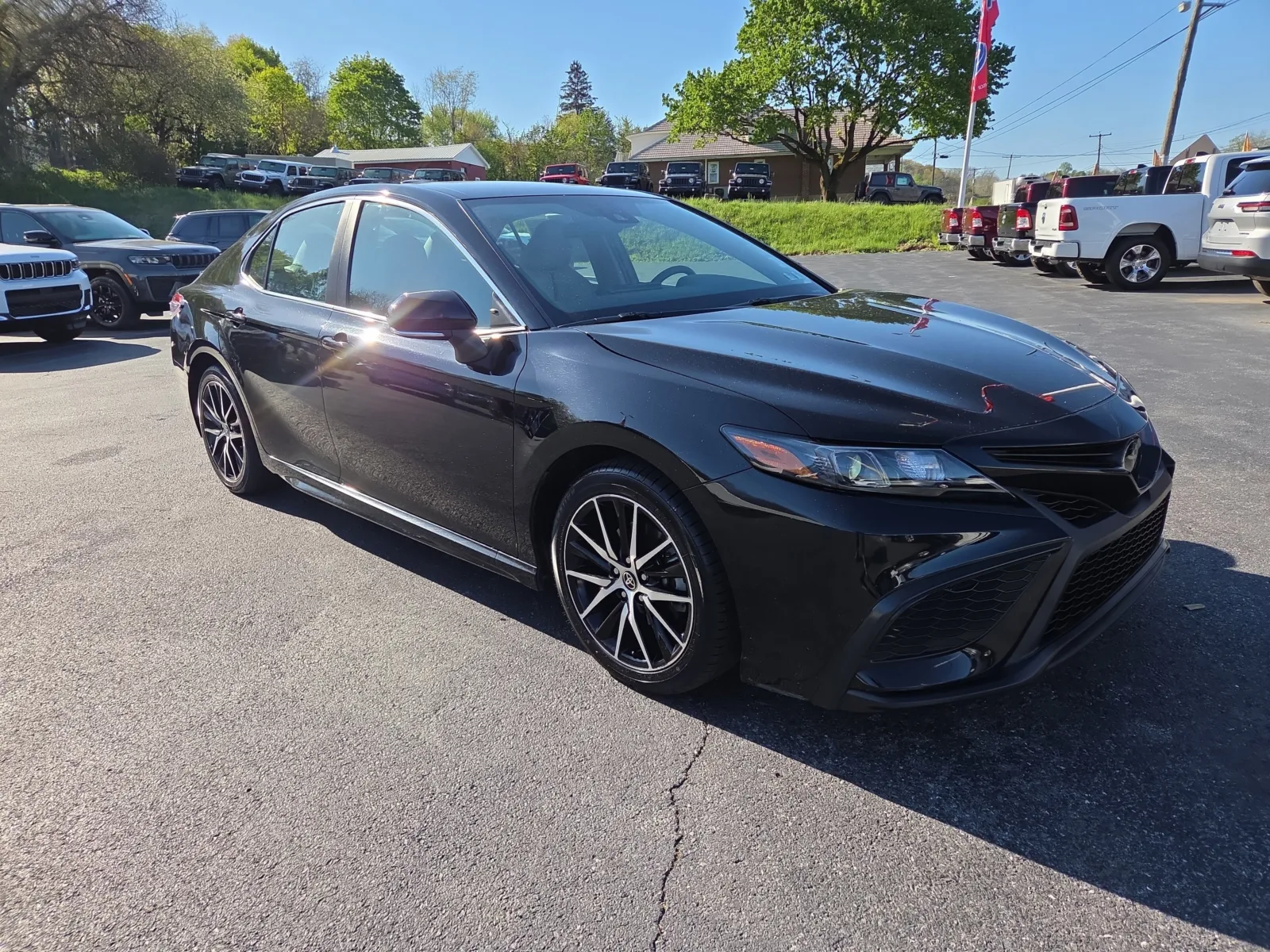 Black 2023 Toyota Camry SE for sale in Hamburg, PA