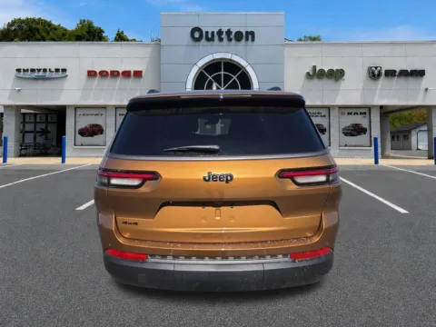 Another view of 2026 Jeep Grand Cherokee L Limited for sale in Hamburg, PA at Outten Chrysler Dodge Jeep RAM of Hamburg