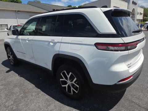 More photos of 2026 Jeep Grand Cherokee Limited at Outten Chrysler Dodge Jeep RAM of Hamburg, PA