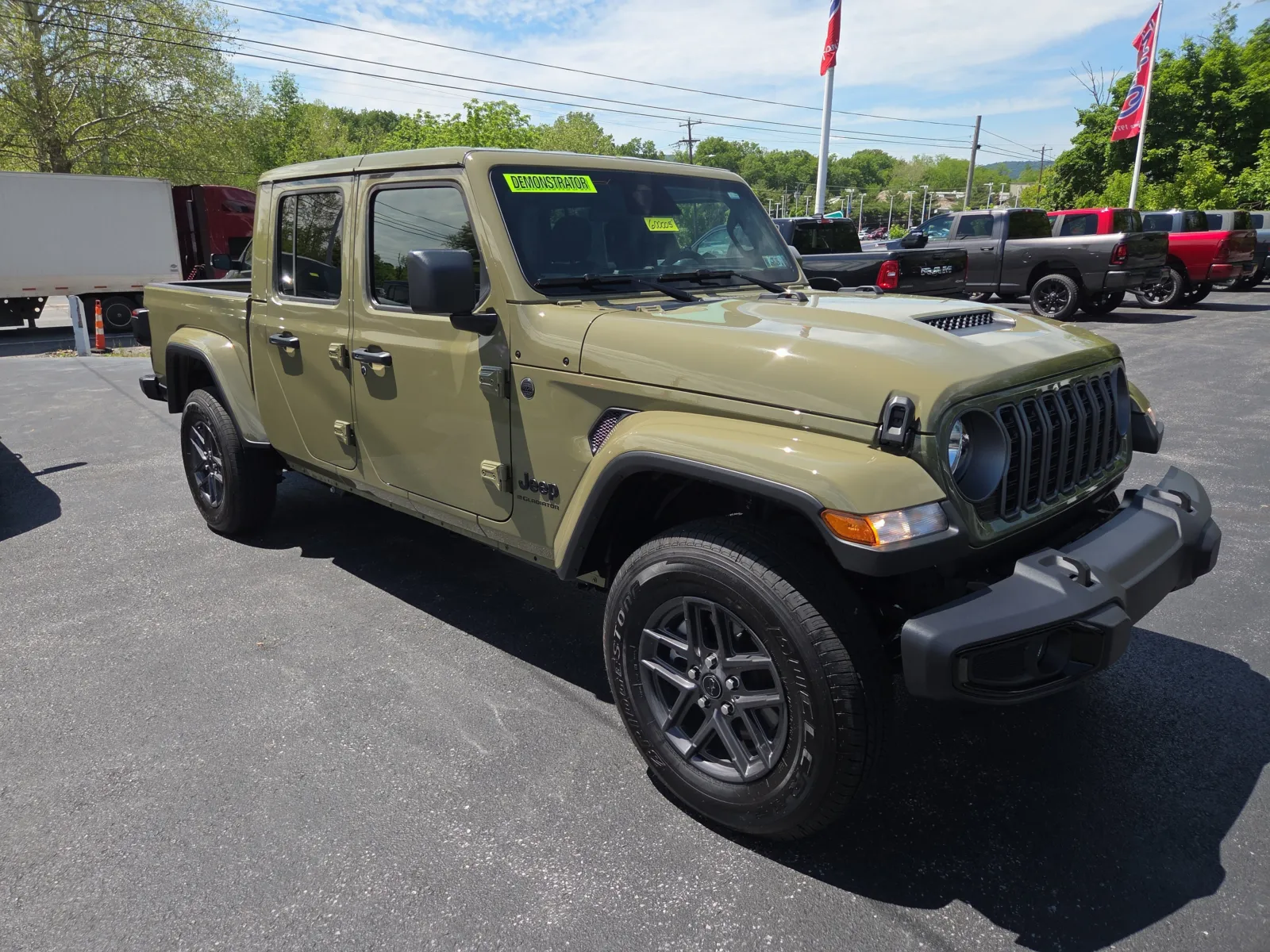 Green 2026 Jeep Gladiator Sport S for sale in Hamburg, PA