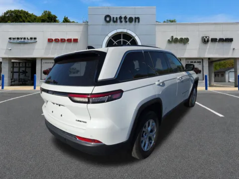 Another view of 2023 Jeep Grand Cherokee Limited for sale in Hamburg, PA at Outten Chrysler Dodge Jeep RAM of Hamburg