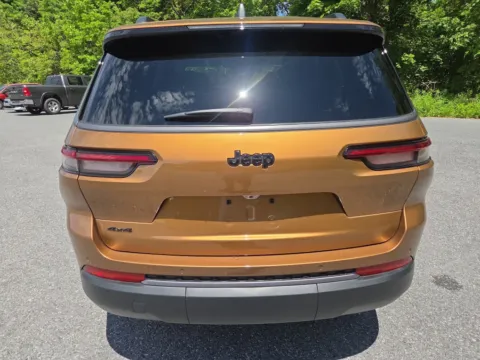 Another view of 2026 Jeep Grand Cherokee L Limited for sale in Hamburg, PA at Outten Chrysler Dodge Jeep RAM of Hamburg