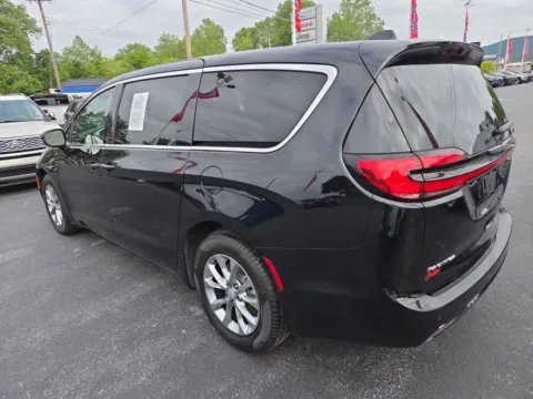 More photos of 2026 Chrysler Pacifica Limited at Outten Chrysler Dodge Jeep RAM of Hamburg, PA