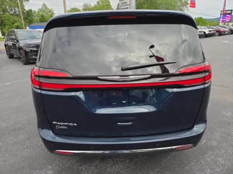 More photos of 2024 Chrysler Pacifica Touring L at Outten Chrysler Dodge Jeep RAM of Hamburg, PA