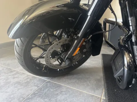 More photos of 2021 HARLEY-DAVID FLHXS Street Glide Special at Outten Chrysler Dodge Jeep RAM of Hamburg, PA