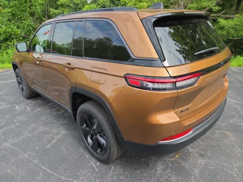 More photos of 2026 Jeep Grand Cherokee Limited at Outten Chrysler Dodge Jeep RAM of Hamburg, PA