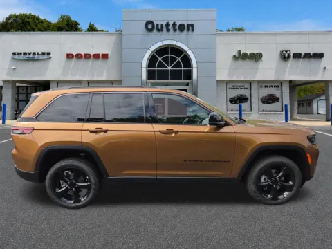 Photos of 2026 Jeep Grand Cherokee Limited for sale in Hamburg, PA at Outten Chrysler Dodge Jeep RAM of Hamburg