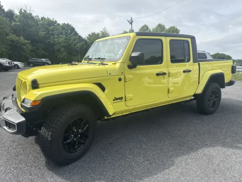Yellow 2023 Jeep Gladiator for sale in Hamburg, PA