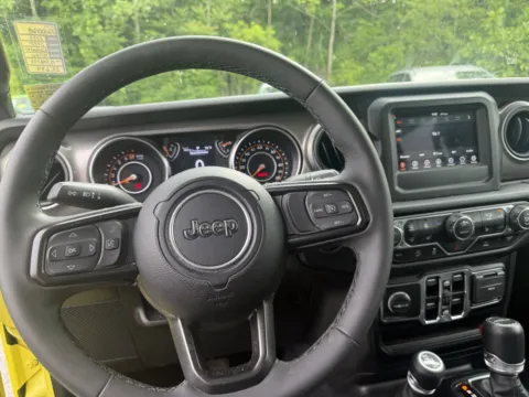 More photos of 2023 Jeep Gladiator at Outten Chrysler Dodge Jeep RAM of Hamburg, PA
