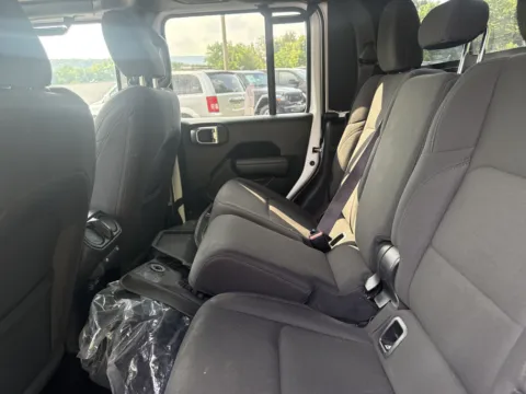 More photos of 2022 Jeep Gladiator Willys at Outten Chrysler Dodge Jeep RAM of Hamburg, PA