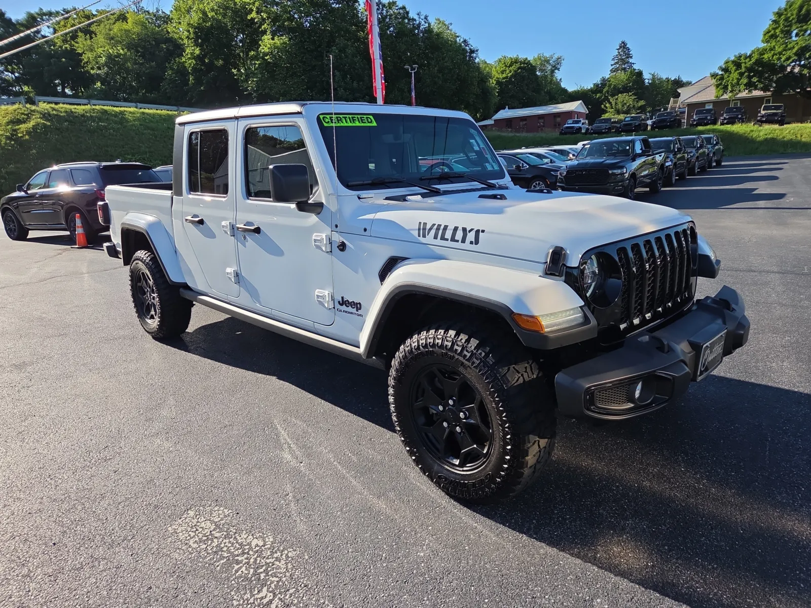 White 2022 Jeep Gladiator Willys for sale in Hamburg, PA
