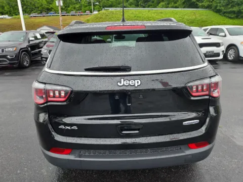 More photos of 2018 Jeep Compass at Outten Chrysler Dodge Jeep RAM of Hamburg, PA