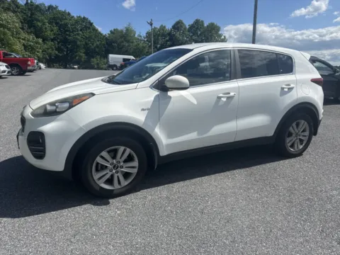 White 2018 Kia Sportage LX for sale in Hamburg, PA