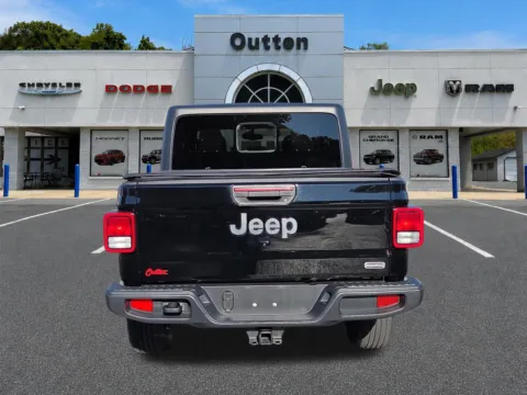 More photos of 2021 Jeep Gladiator Overland at Outten Chrysler Dodge Jeep RAM of Hamburg, PA