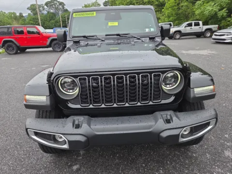 More photos of 2026 Jeep Gladiator Sahara at Outten Chrysler Dodge Jeep RAM of Hamburg, PA