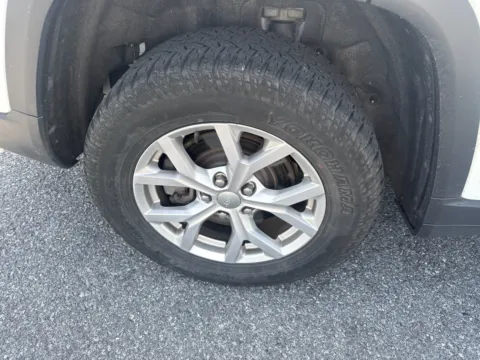 More photos of 2021 Jeep Grand Cherokee L Limited at Outten Chrysler Dodge Jeep RAM of Hamburg, PA