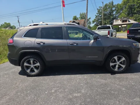 Photos of 2019 Jeep Cherokee High Altitude for sale in Hamburg, PA at Outten Chrysler Dodge Jeep RAM of Hamburg