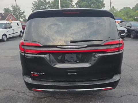 More photos of 2023 Chrysler Pacifica Touring L at Outten Chrysler Dodge Jeep RAM of Hamburg, PA