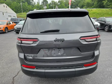 More photos of 2024 Jeep Grand Cherokee L Altitude at Outten Chrysler Dodge Jeep RAM of Hamburg, PA