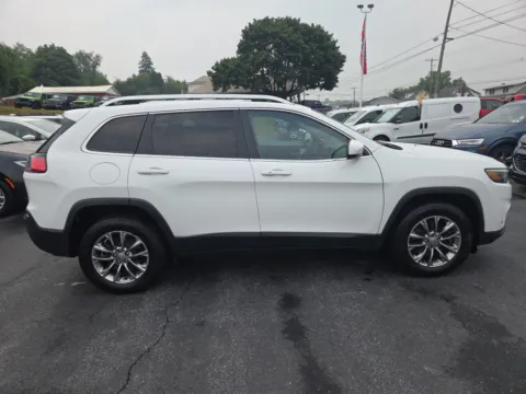 Photos of 2020 Jeep Cherokee Altitude for sale in Hamburg, PA at Outten Chrysler Dodge Jeep RAM of Hamburg