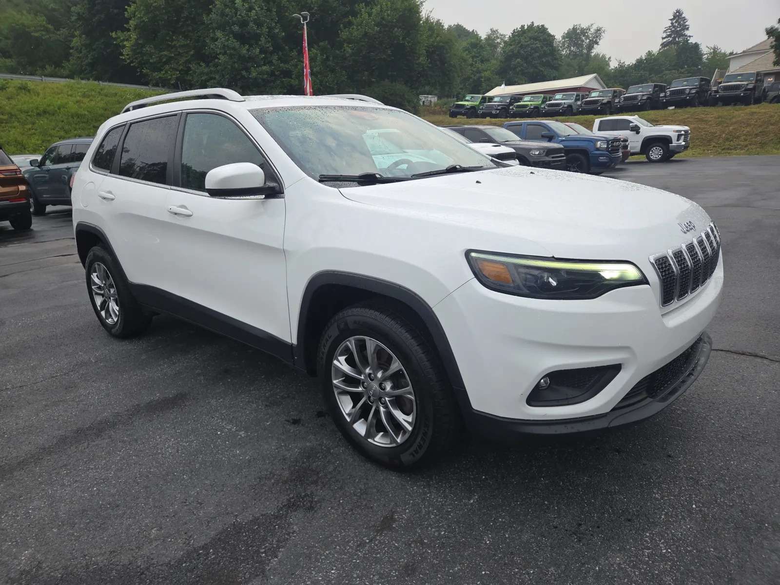 White 2020 Jeep Cherokee Altitude for sale in Hamburg, PA