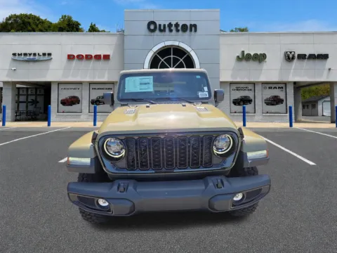 More photos of 2026 Jeep Gladiator Willys at Outten Chrysler Dodge Jeep RAM of Hamburg, PA
