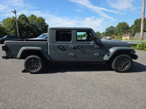 Photos of 2026 Jeep Gladiator 85th Anniversary Edition for sale in Hamburg, PA at Outten Chrysler Dodge Jeep RAM of Hamburg