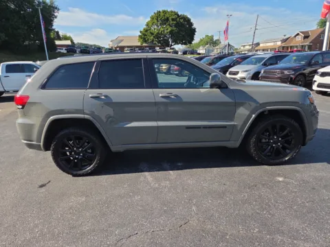Photos of 2020 Jeep Grand Cherokee Altitude for sale in Hamburg, PA at Outten Chrysler Dodge Jeep RAM of Hamburg