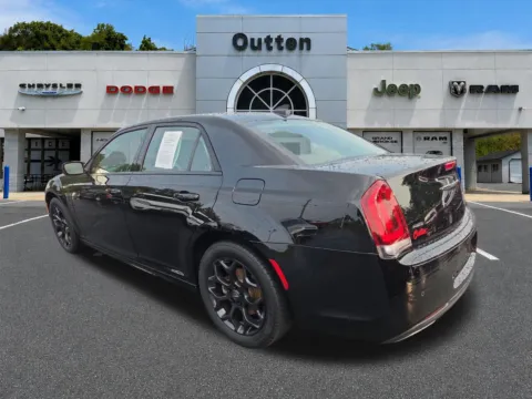 More photos of 2022 Chrysler 300 Touring L at Outten Chrysler Dodge Jeep RAM of Hamburg, PA