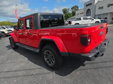 More photos of 2020 Jeep Gladiator Overland at Outten Chrysler Dodge Jeep RAM of Hamburg, PA