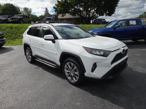 White 2019 Toyota RAV4 LE for sale in Hamburg, PA