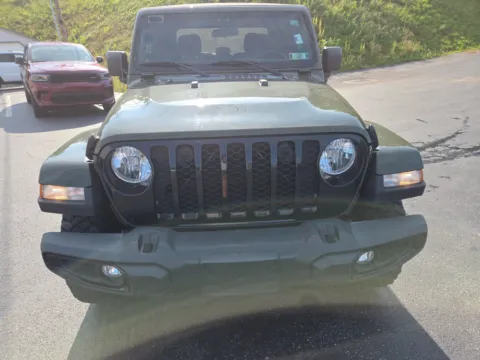 More photos of 2022 Jeep Gladiator Willys at Outten Chrysler Dodge Jeep RAM of Hamburg, PA