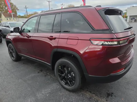 More photos of 2025 Jeep Grand Cherokee at Outten Chrysler Dodge Jeep RAM of Hamburg, PA