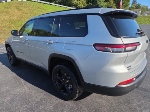 More photos of 2025 Jeep Grand Cherokee L Limited at Outten Chrysler Dodge Jeep RAM of Hamburg, PA