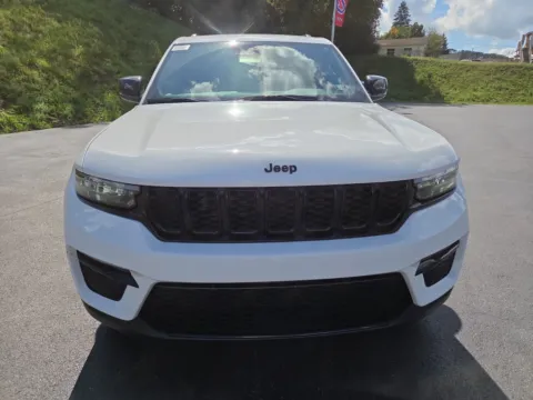 More photos of 2025 Jeep Grand Cherokee Limited at Outten Chrysler Dodge Jeep RAM of Hamburg, PA