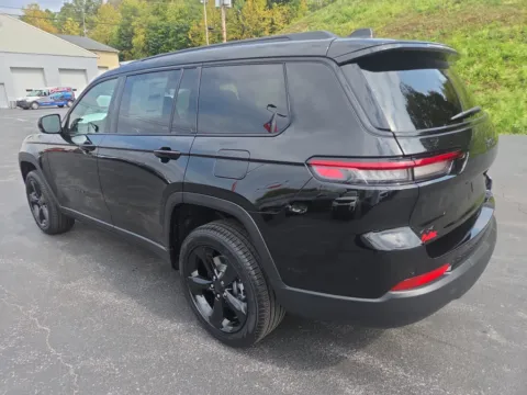 More photos of 2025 Jeep Grand Cherokee L Limited at Outten Chrysler Dodge Jeep RAM of Hamburg, PA