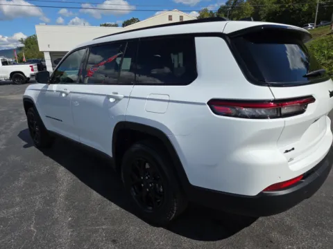 More photos of 2025 Jeep Grand Cherokee L Altitude X at Outten Chrysler Dodge Jeep RAM of Hamburg, PA