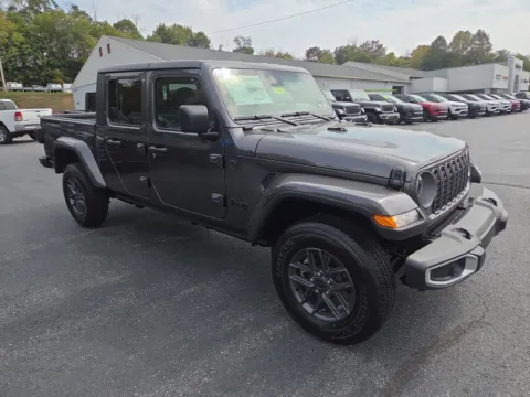 Gray 2025 Jeep Gladiator Sport S for sale in Hamburg, PA